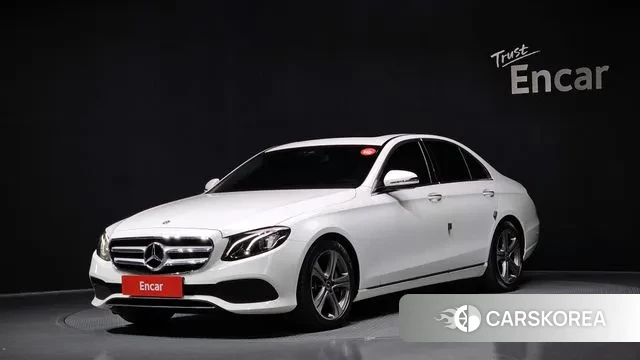 Mercedes-Benz E-Class W213 2018 Белый из Кореи