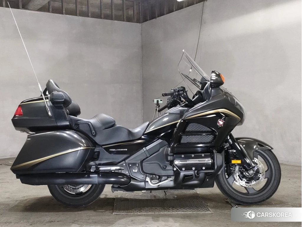 Проданный Honda GL1800 2016 из Японии