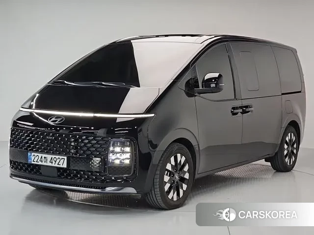 Hyundai Staria 2025 Черный из Кореи