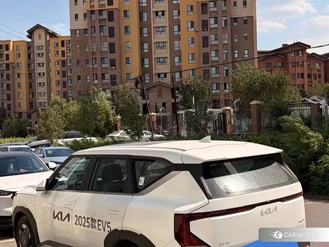 Kia EV5 2025 Белый из Китая