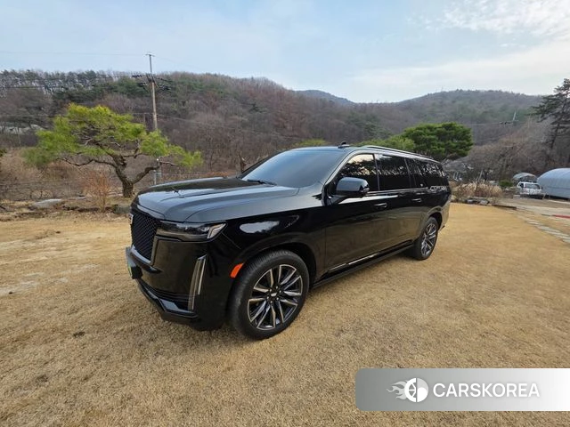 Cadillac Escalade 5th Generation 2023 Черный из Кореи