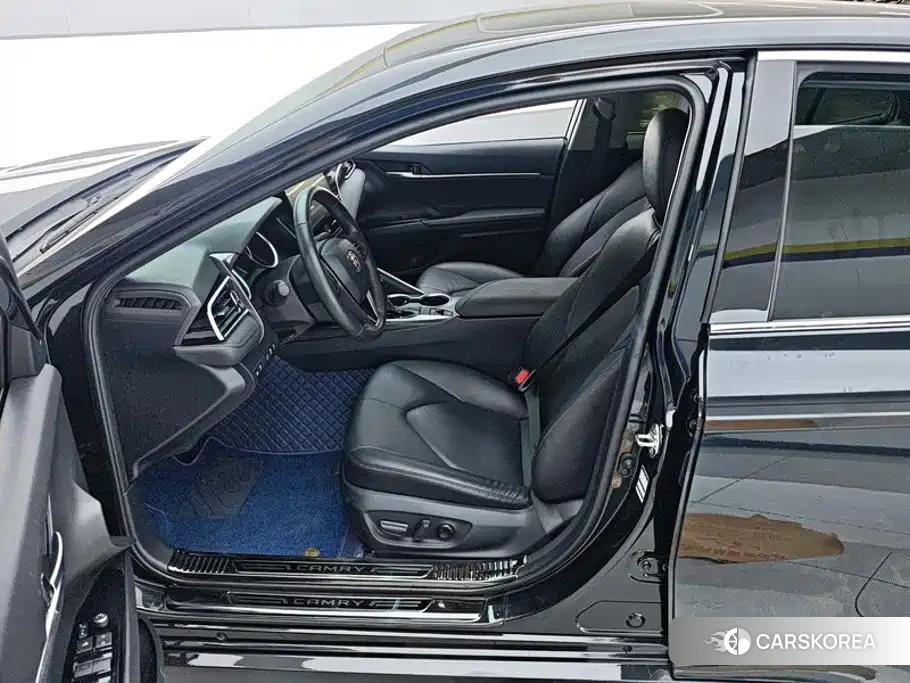 Toyota Camry 2023 Черный из Китая