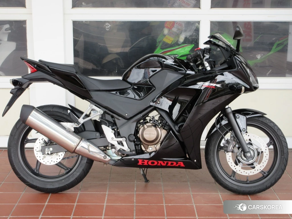 Проданный Honda CBR250R ABS 2017 из Японии