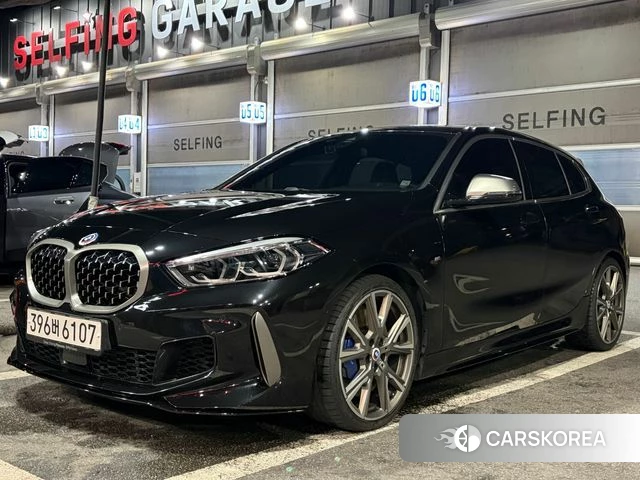BMW 1 Series (F40) 2022 Черный из Кореи