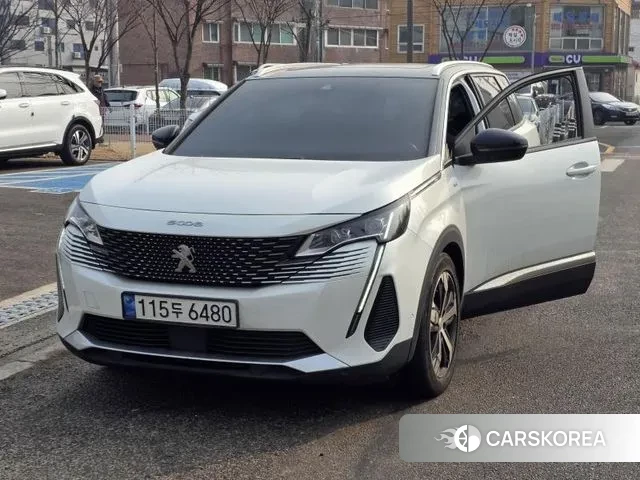 Peugeot 5008 second generation 2021 Белый из Кореи