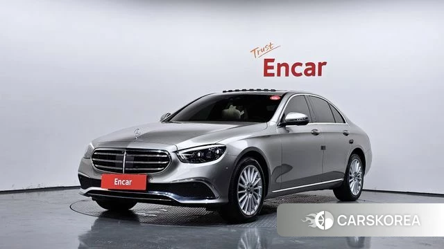 Mercedes-Benz E-Class W213 2023 Серебристо-серый из Кореи