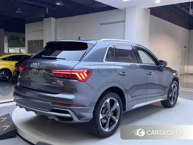 Audi Q3 2022 Темно-серый из Китая