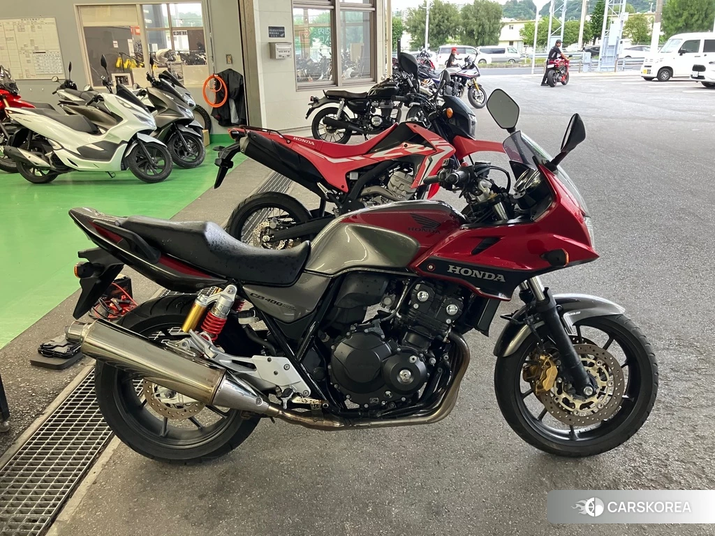 Проданный Honda CB400SF BOLDOR ABS 2017 из Японии, фото 2