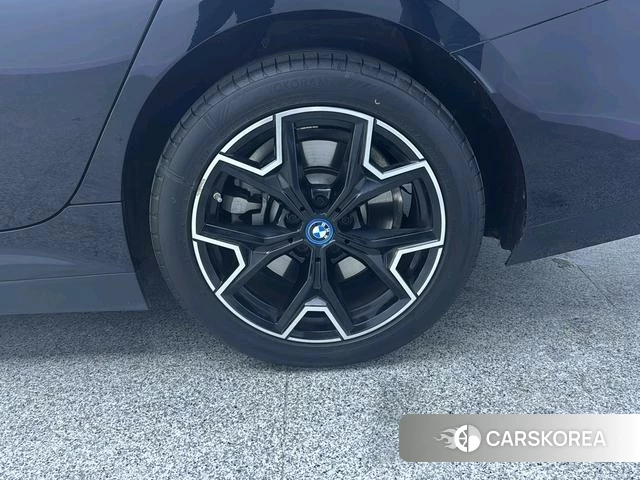 BMW i3 2023 Черный из Китая