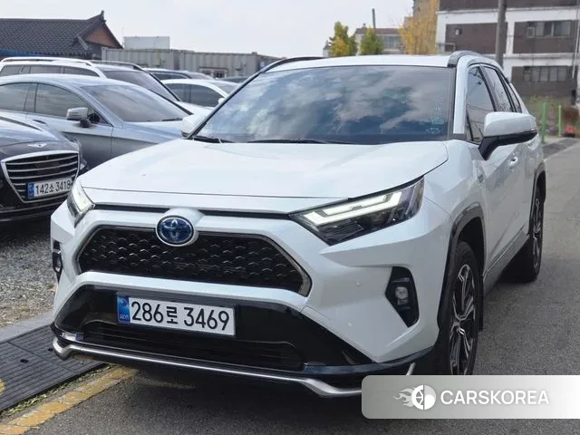 Toyota RAV4 5th Generation 2024 Белый из Кореи