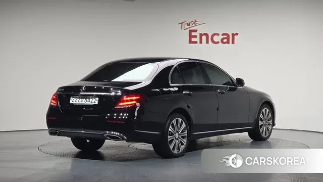 Mercedes-Benz E-Class W213 2020 Черный из Кореи