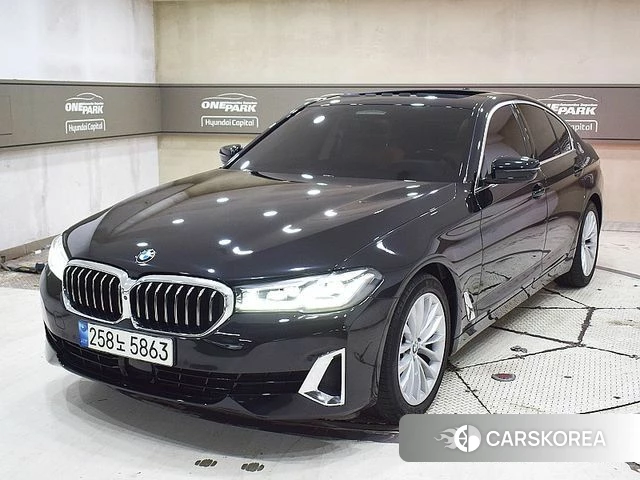 BMW 5 Series (G30) 2021 Черный из Кореи