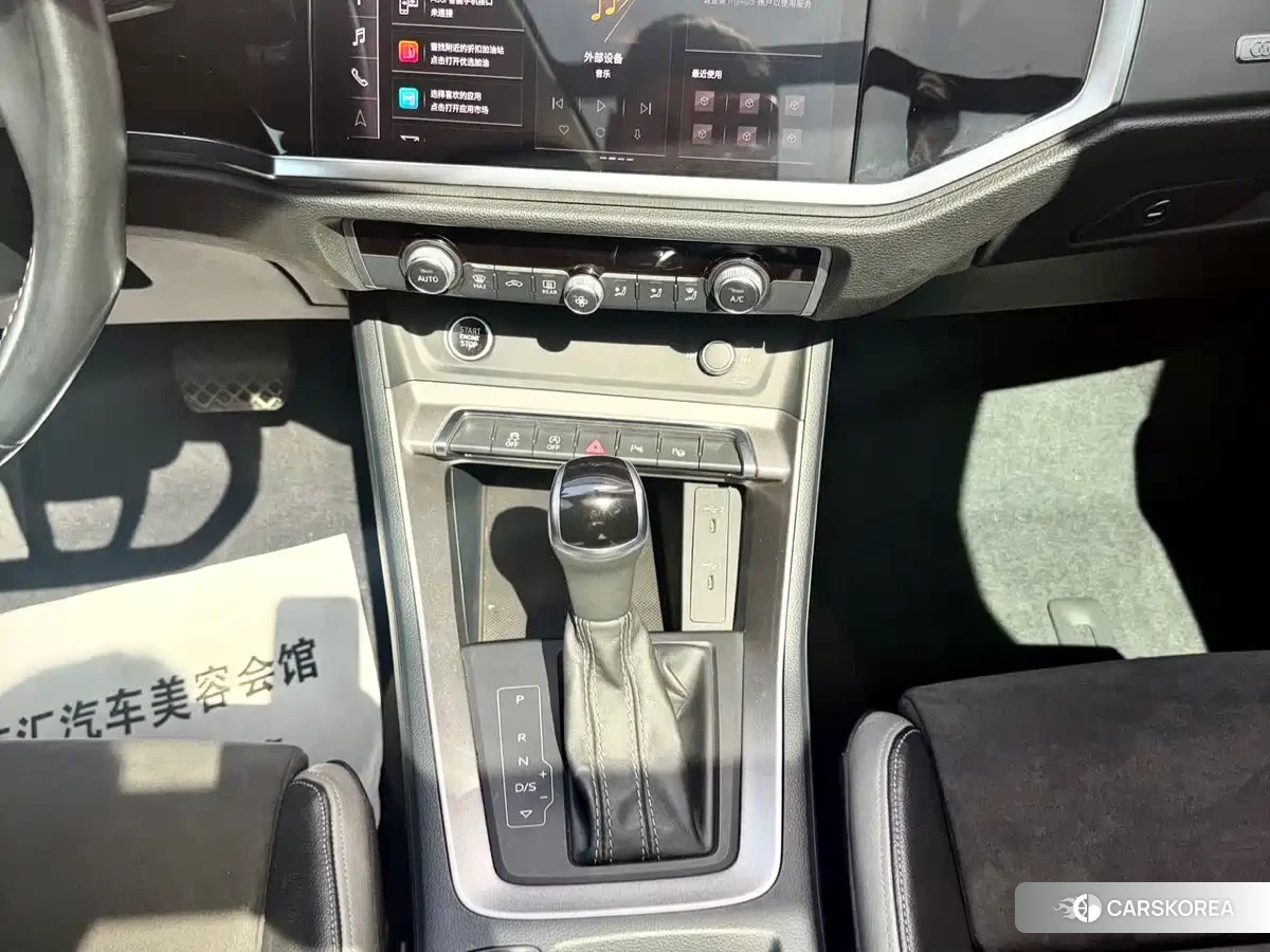 Audi Q3 2021 Silver/gray из Китая