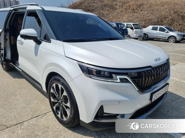 Kia Carnival 4th generation 2023 Белый из Кореи