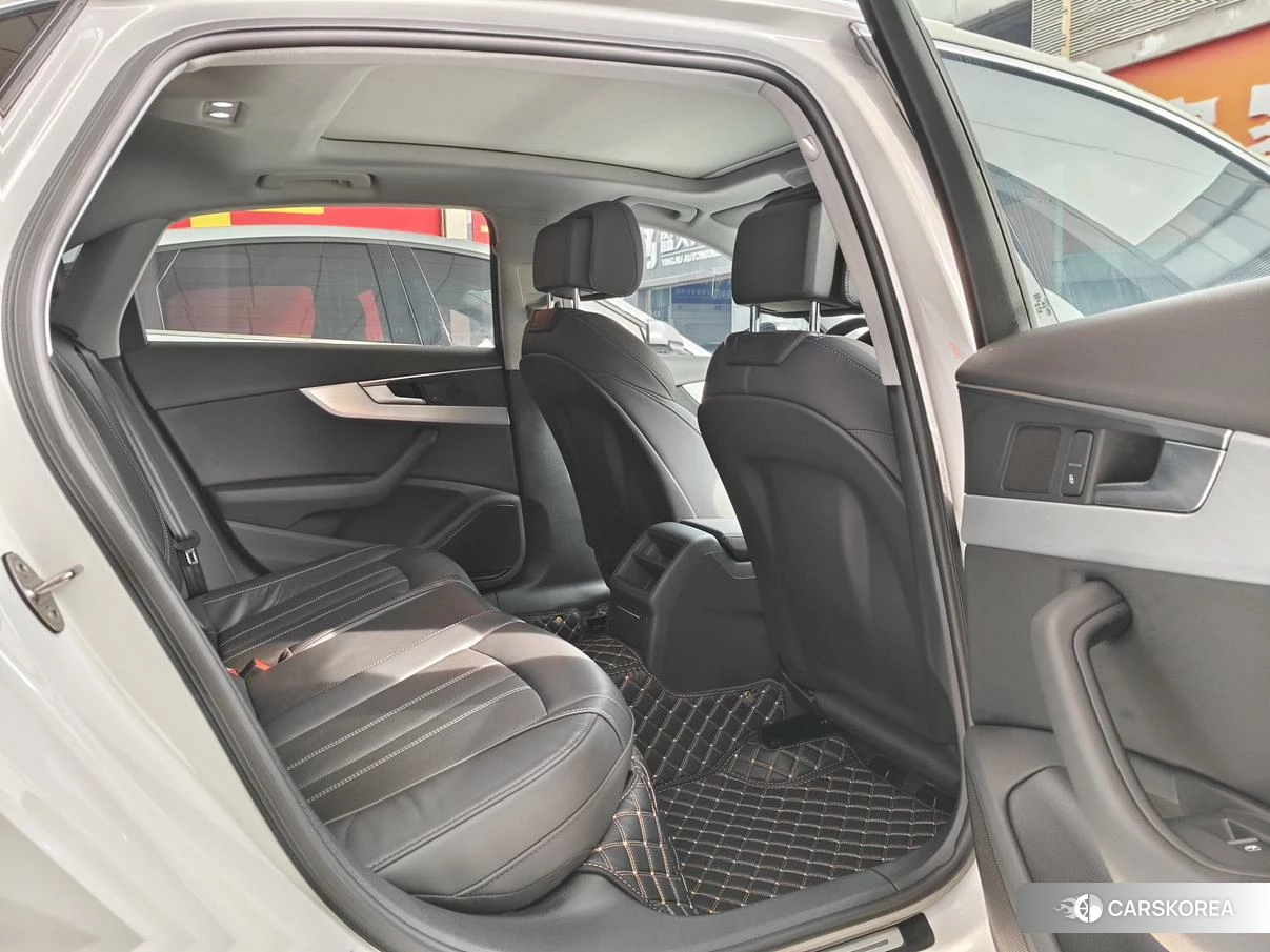 Audi A4L 2023 Белый из Китая