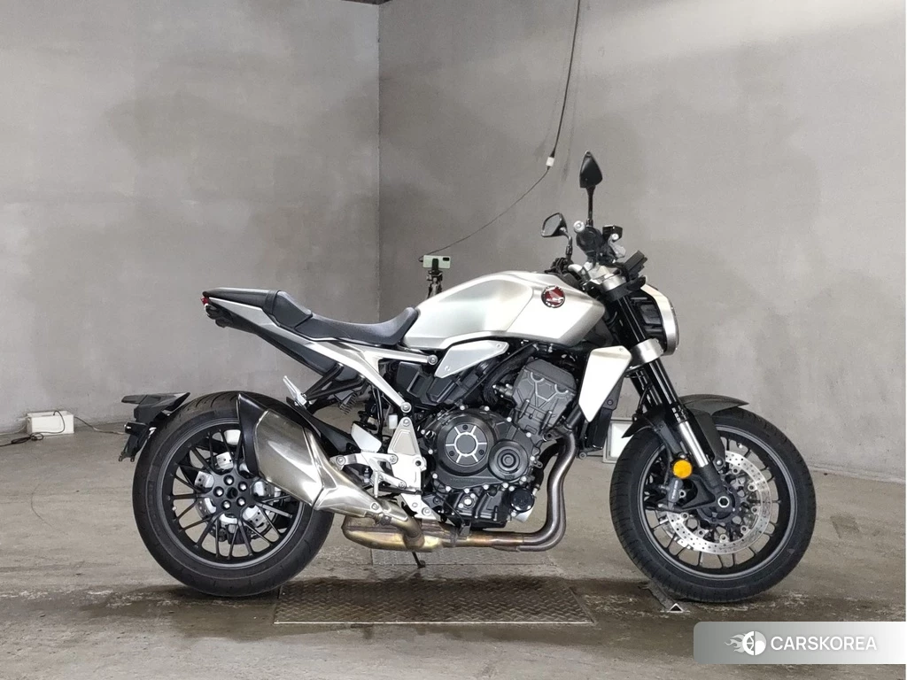 Проданный Honda CB1000R 2021 из Японии, фото 2