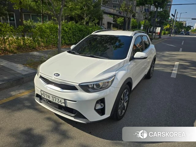 Kia Stonic 2018 Белый из Кореи