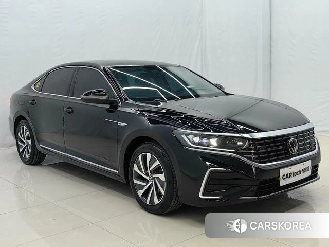 Volkswagen Passat PHEV 2023 Черный из Китая