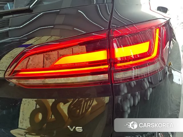 Volkswagen Touareg 2019 Черный из Китая