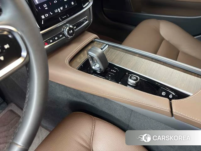 Volvo V90 2024 Темно-серый из Китая