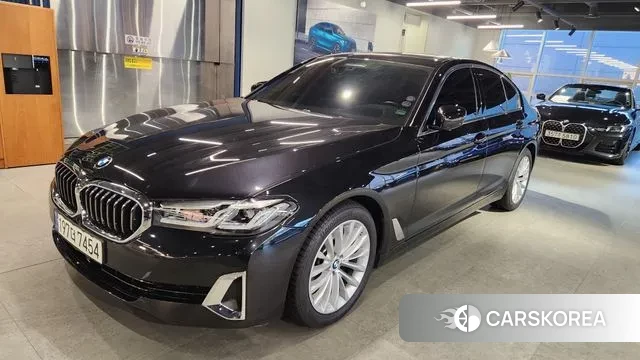 BMW 5 Series (G30) 2023 Черный из Кореи