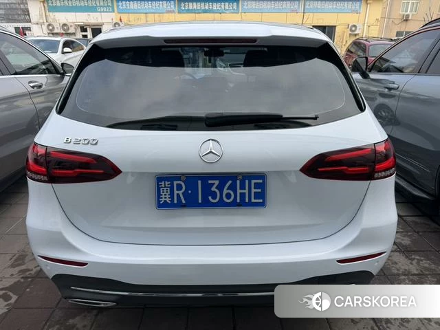 Mercedes-Benz Class B 2022 Белый из Китая