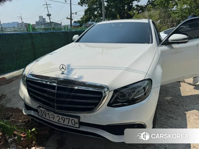 Mercedes-Benz E-Class W213 2020 Белый из Кореи