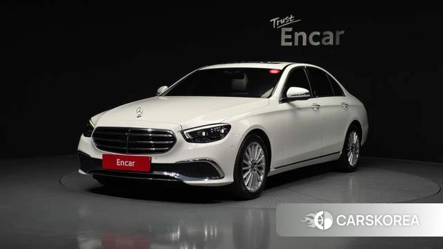 Mercedes-Benz E-Class W213 2021 Белый из Кореи