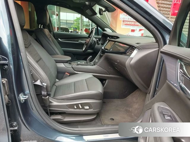 Cadillac XT6 2025 Темно-серый из Китая