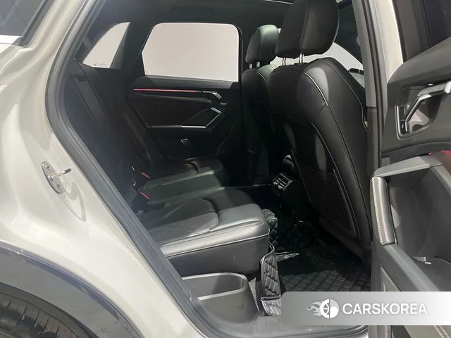 Audi Q3 2023 Белый из Китая