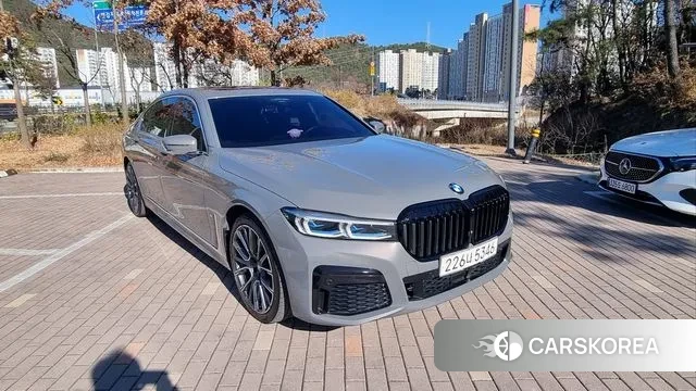 BMW 7 Series (G11) 2020 Серебристо-серый из Кореи