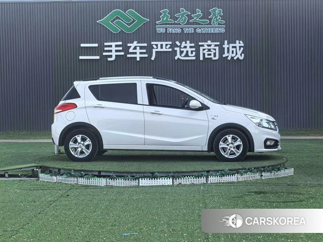 Baojun 310 2019 Белый из Китая