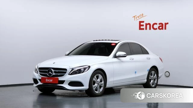 Mercedes-Benz C-Class W205 2018 Белый из Кореи