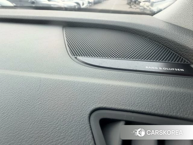 Audi Q5L 2023 Черный из Китая