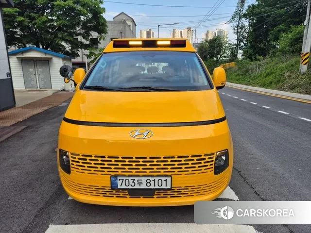 Hyundai Staria 2023 Желтый из Кореи