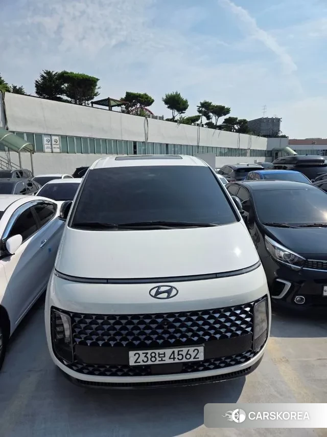 Hyundai Staria 2021 Белый из Кореи