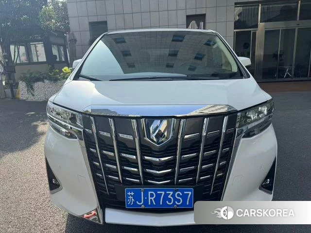 Toyota Elfa 2023 Белый из Китая