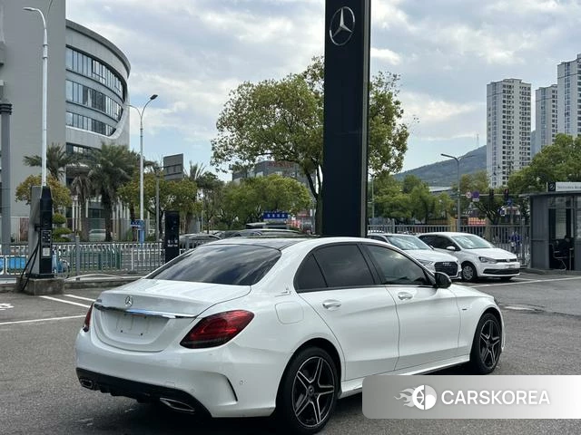 Mercedes-Benz Class C 2021 Белый из Китая