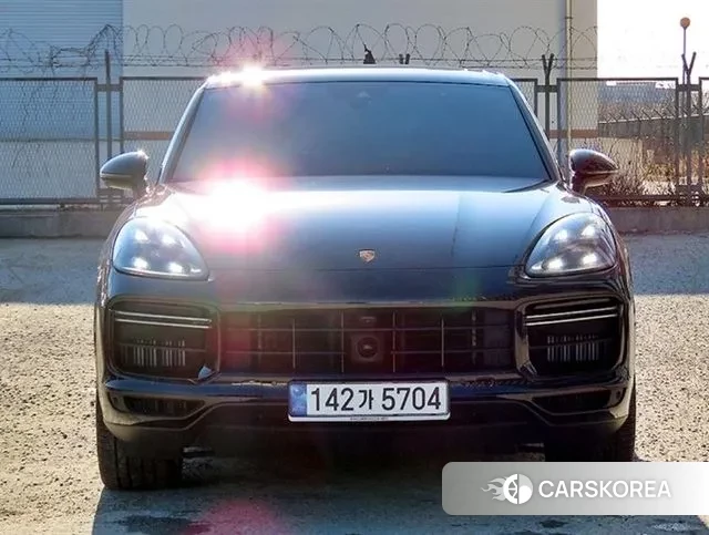 Porsche Cayenne (PO536) 2023 Черный из Кореи