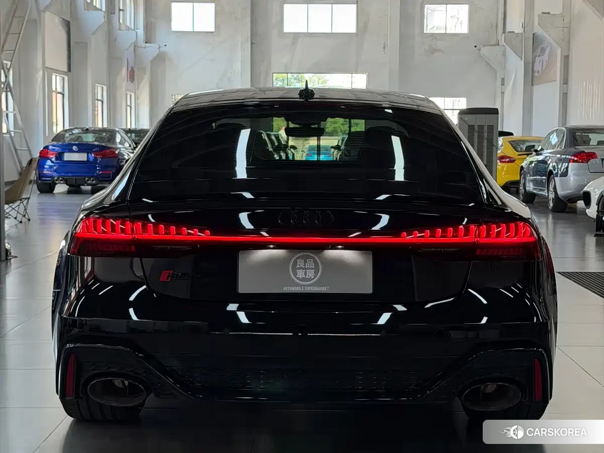 Audi RS 7 2024 Черный из Китая