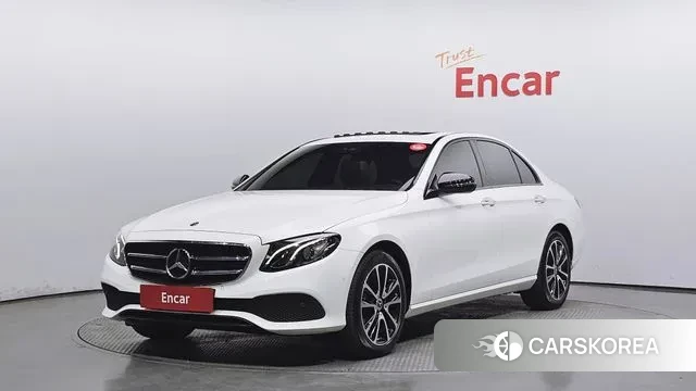 Mercedes-Benz E-Class W213 2020 Белый из Кореи
