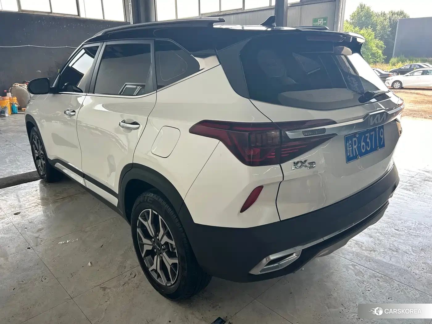 Kia KX3 proud run 2022 Белый из Китая