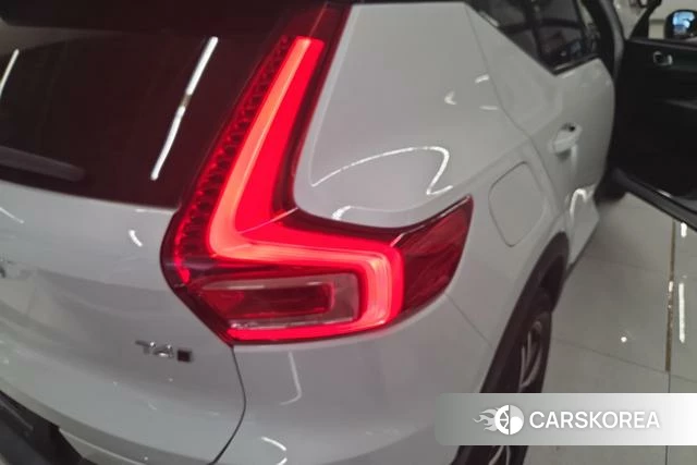 Volvo XC40 2022 Белый из Китая
