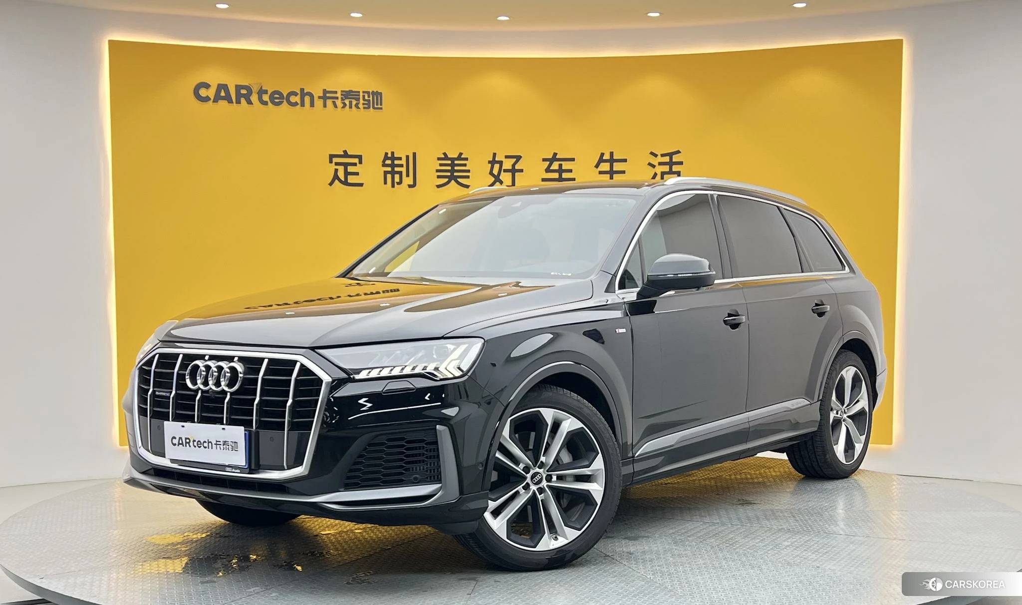 Audi Q7 2022 Черный из Китая