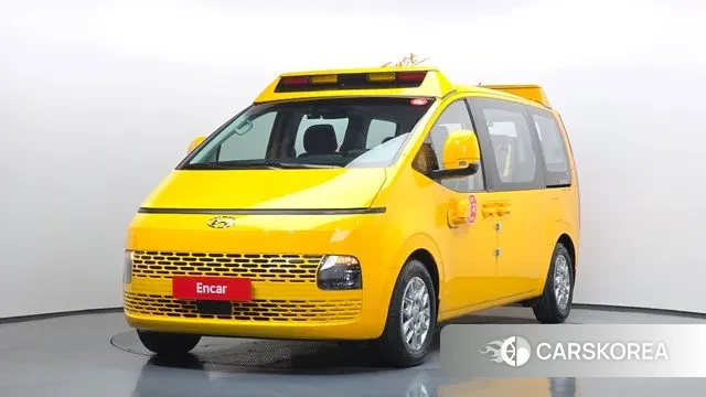 Hyundai Staria 2023 Желтый из Кореи