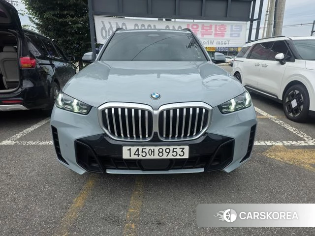 BMW X5 (G05) 2025 Светло-серебряный цвет из Кореи