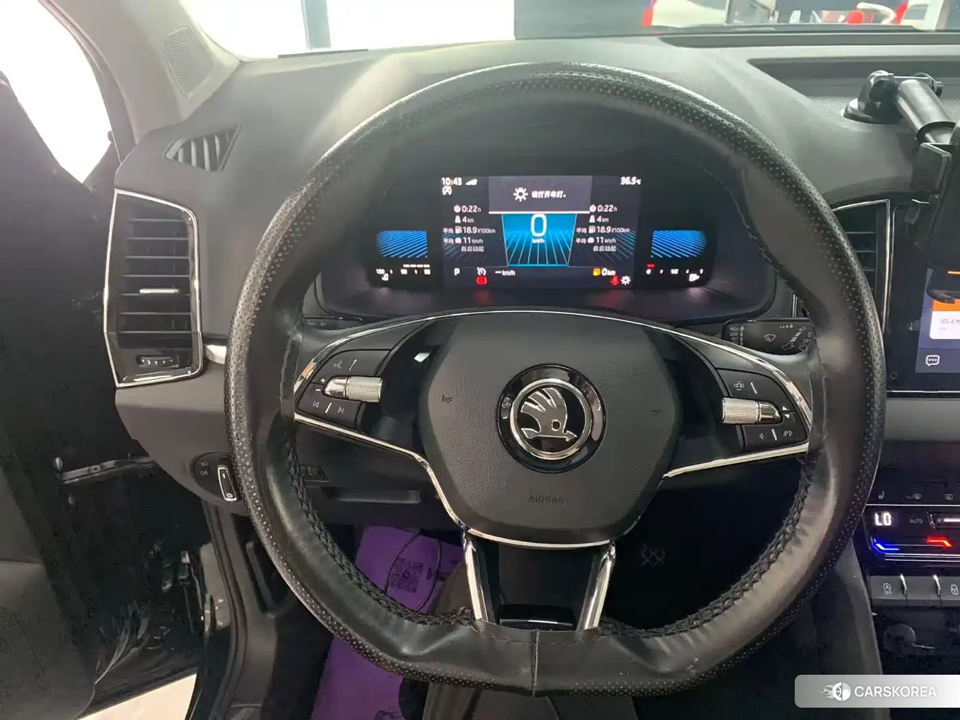 Skoda Karoq 2022 Черный из Китая