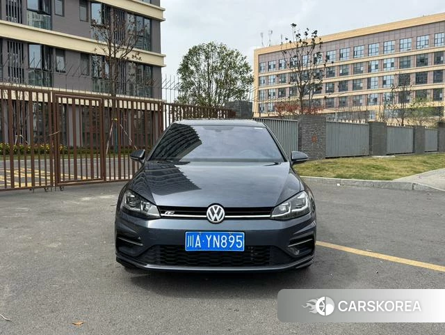 Volkswagen Golf 2020 Темно-серый из Китая