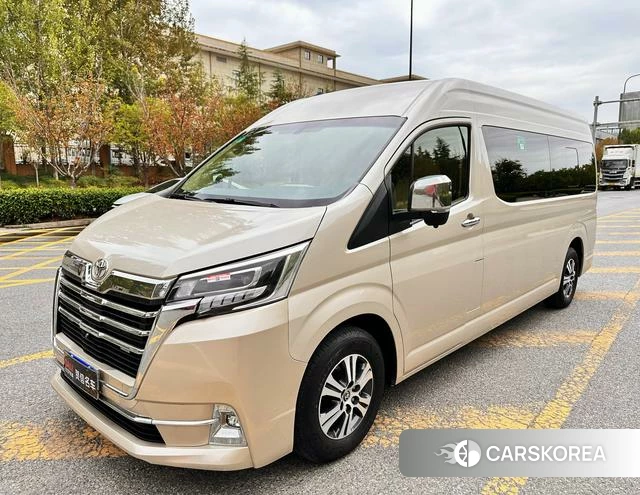 Toyota Hiace 2022 Шампань из Китая
