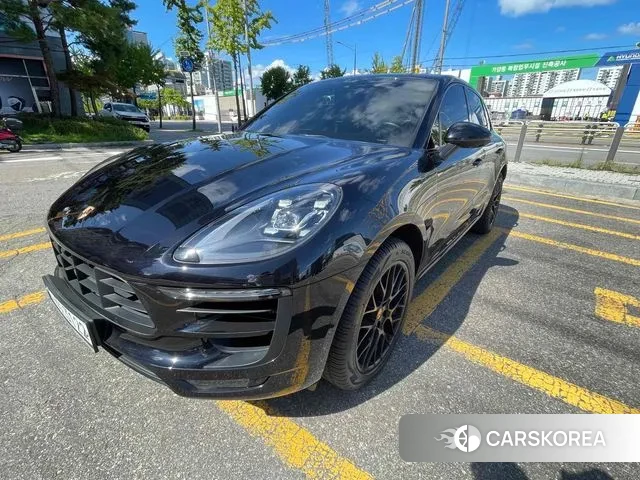 Porsche Macan 2018 Черный из Кореи